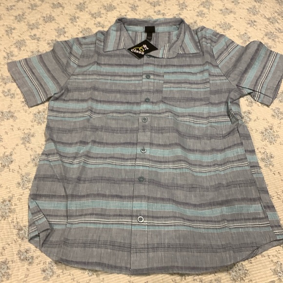art class Other - Art class Boy’s Blue, Gray, White striped Button down shirt. NEW Size XXL 16-18